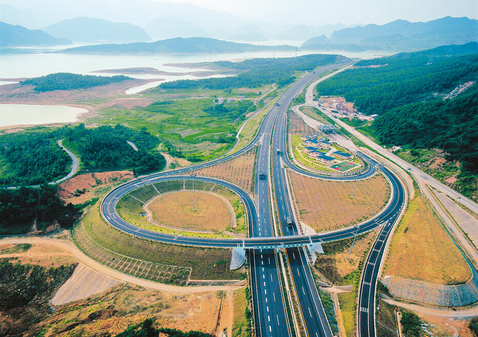 京珠高速公路（粤境）小塘至甘塘段公路安全性评价